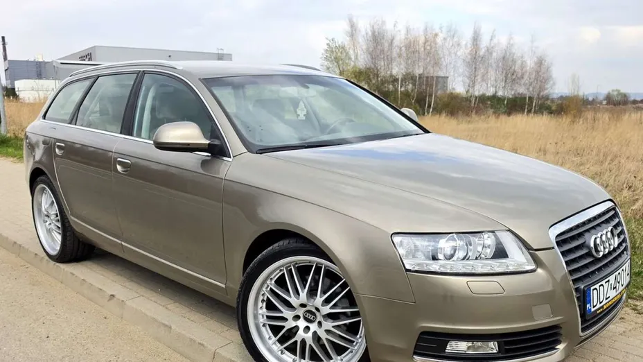 AUDI A6 -