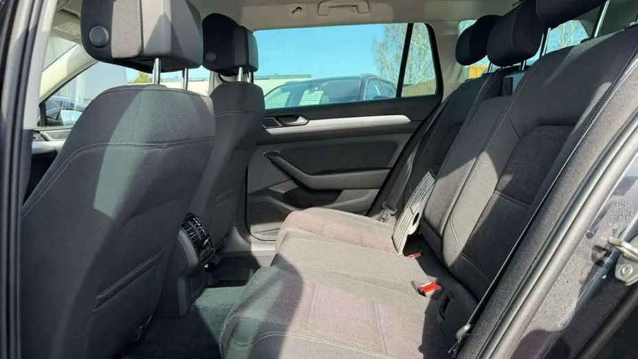 VOLKSWAGEN Passat -