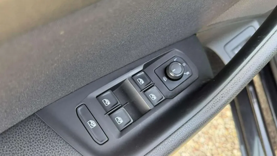 VOLKSWAGEN Passat -