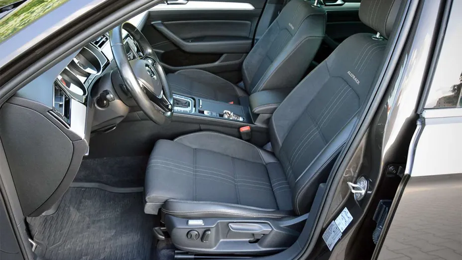 VOLKSWAGEN Passat -