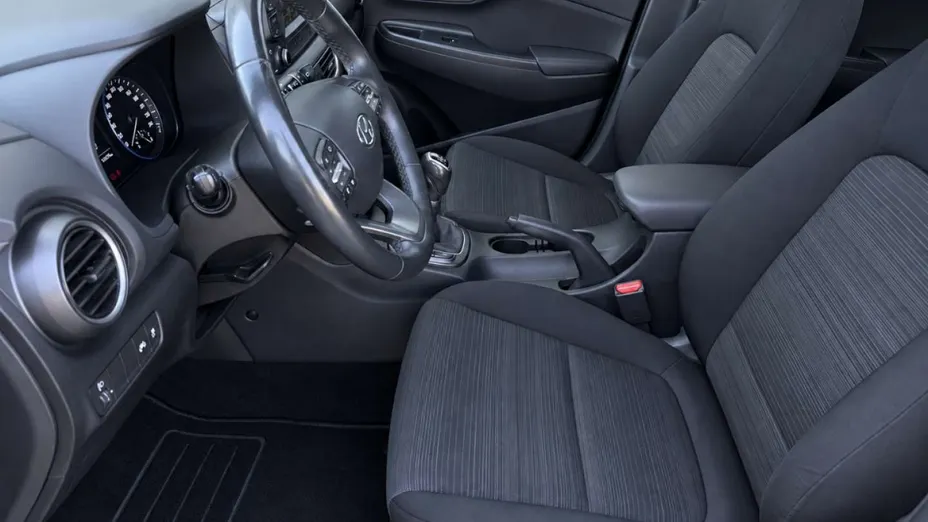 HYUNDAI Kona -