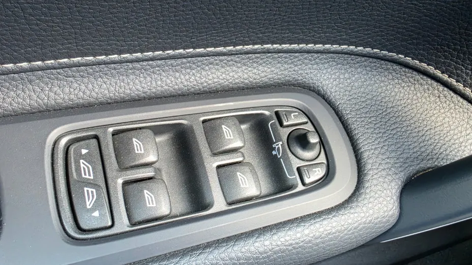 VOLVO C70 -