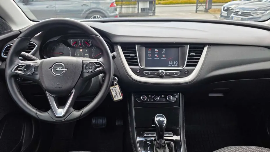 OPEL Grandland X -
