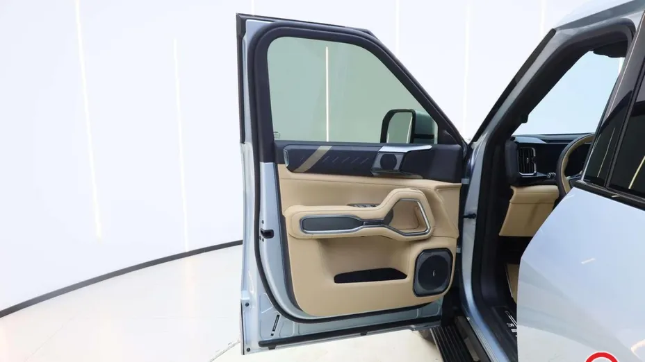 BYD Leopard 8 -