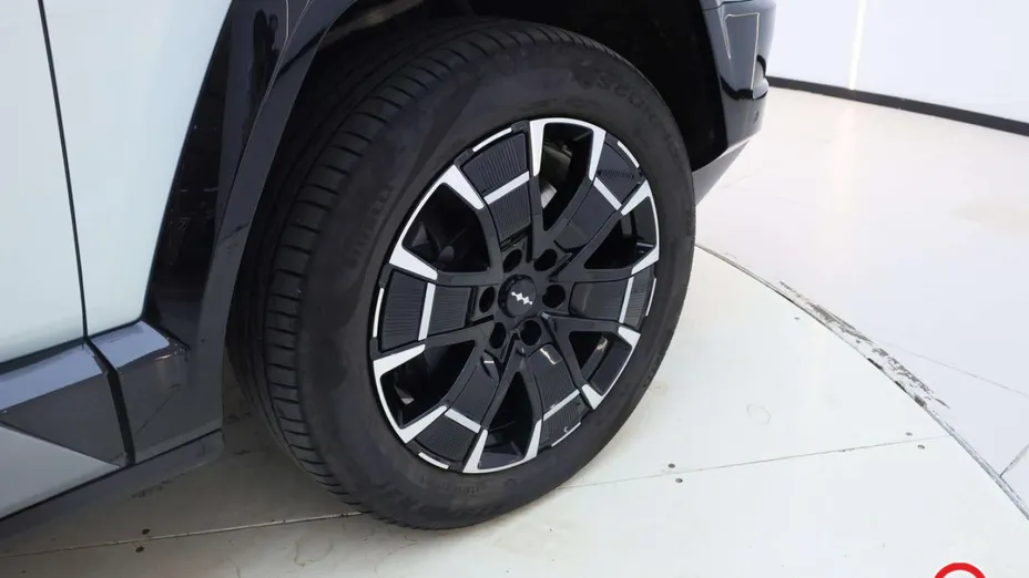 BYD Leopard 8 -