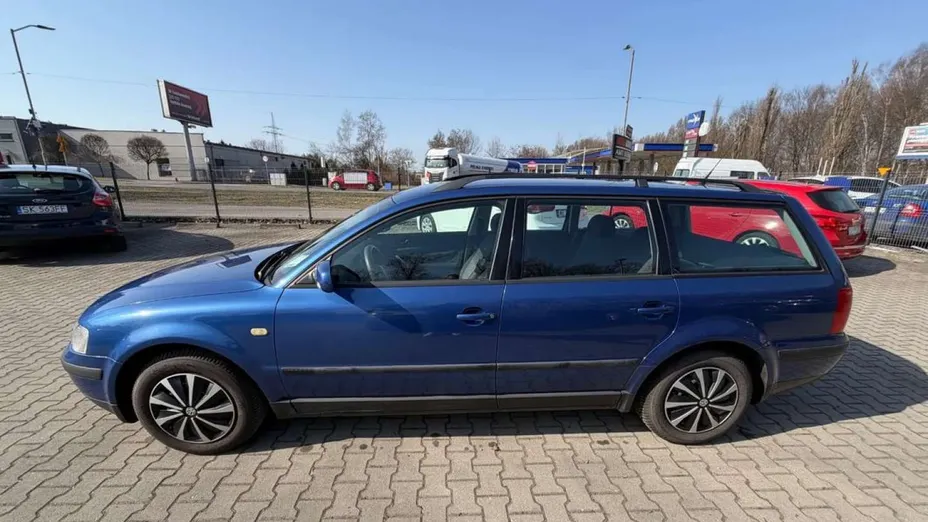 VOLKSWAGEN Passat -
