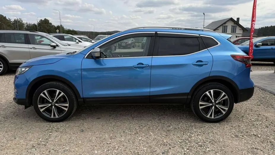 NISSAN Qashqai -