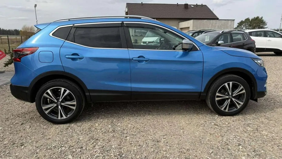 NISSAN Qashqai -