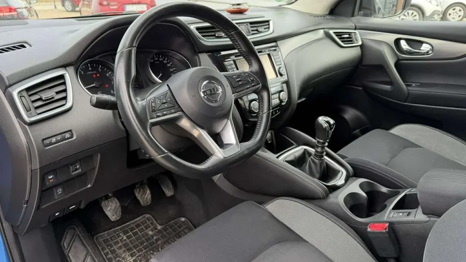 NISSAN Qashqai -