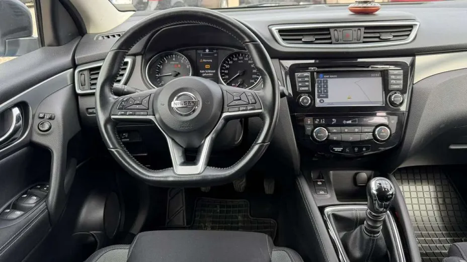 NISSAN Qashqai -