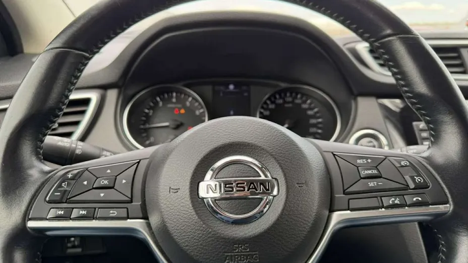 NISSAN Qashqai -