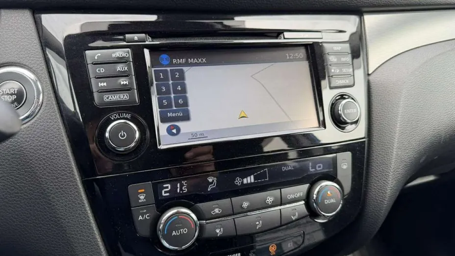NISSAN Qashqai -