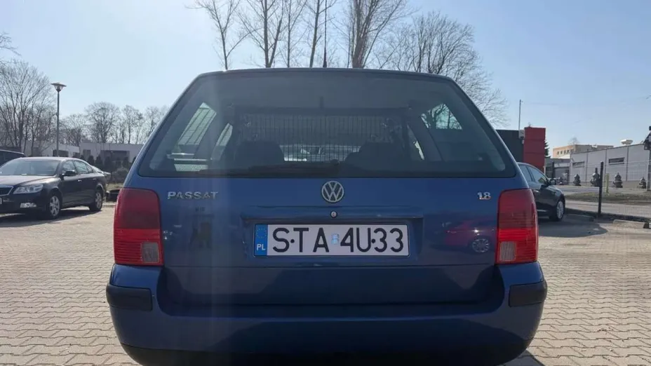 VOLKSWAGEN Passat -