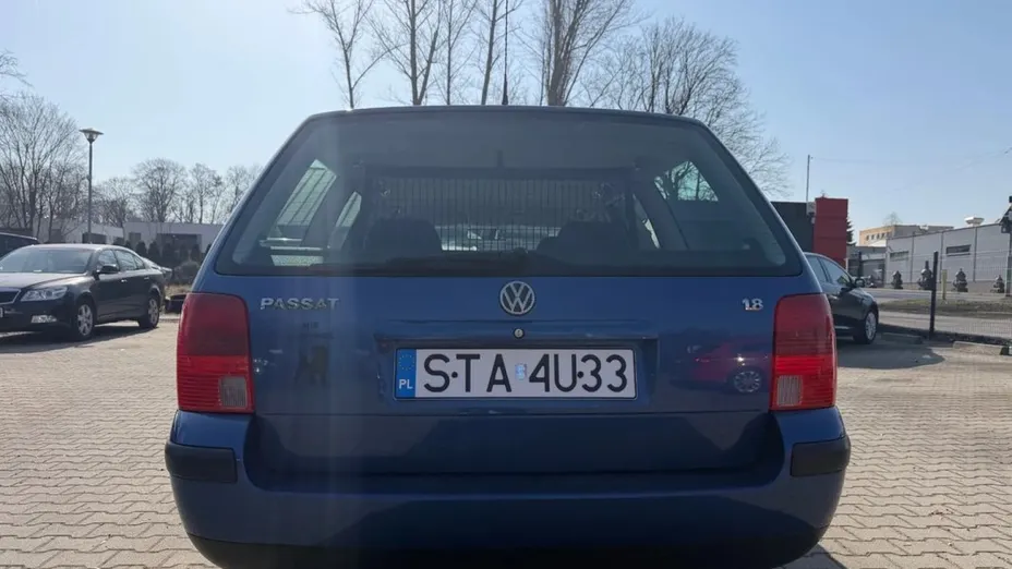 VOLKSWAGEN Passat -