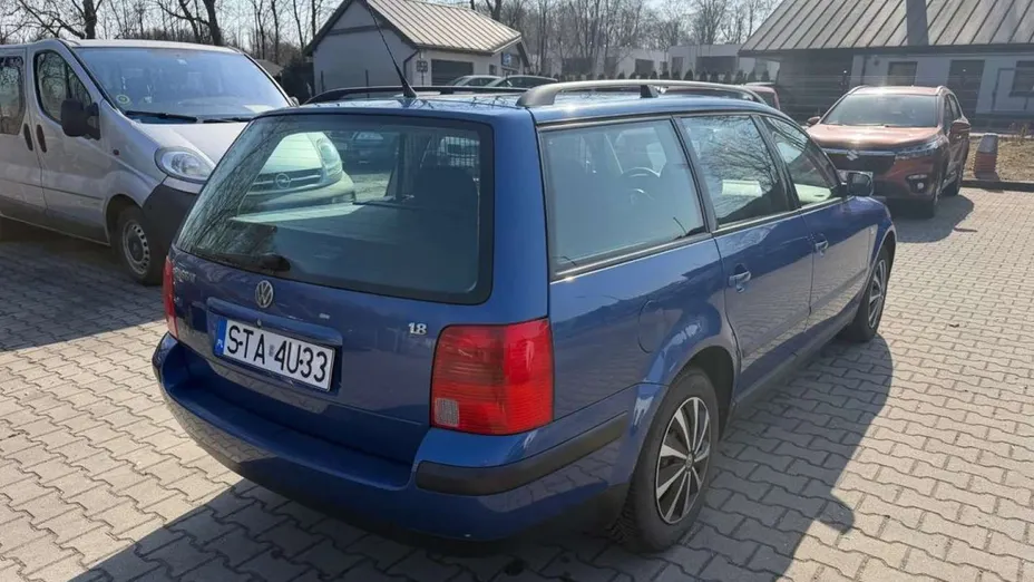 VOLKSWAGEN Passat -