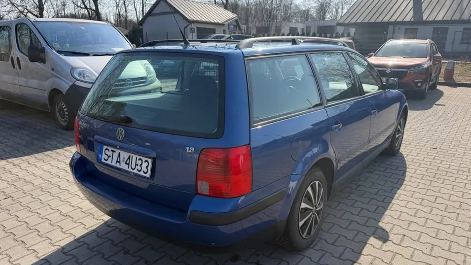 VOLKSWAGEN Passat -