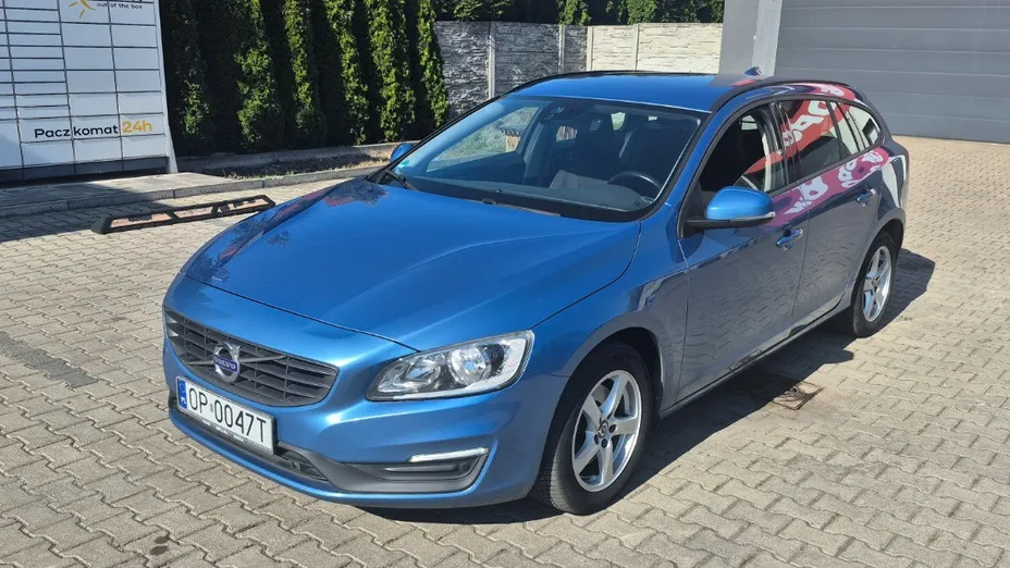 VOLVO V60 -