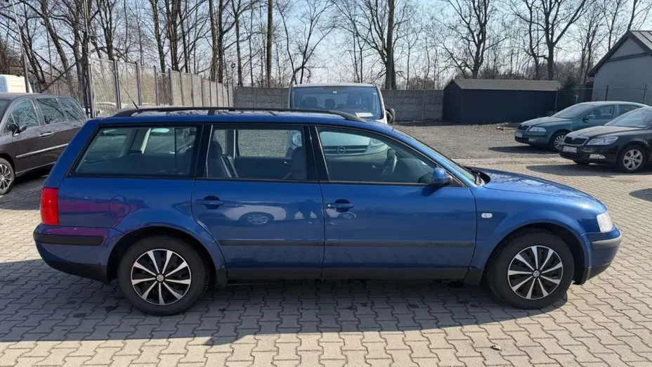 VOLKSWAGEN Passat -
