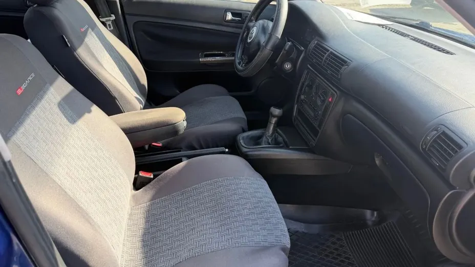 VOLKSWAGEN Passat -