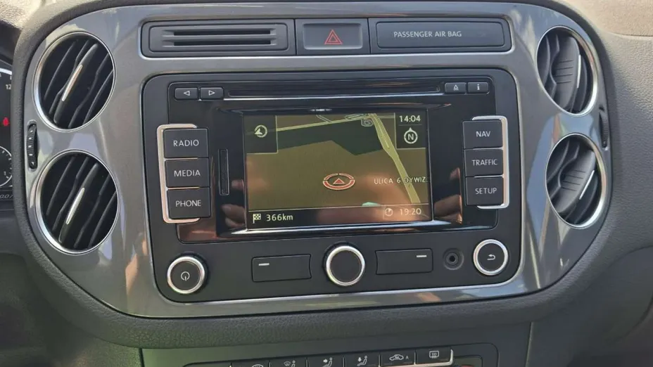 VOLKSWAGEN Tiguan -