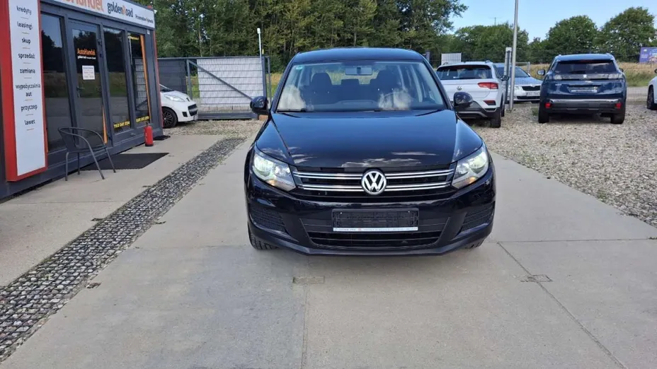 VOLKSWAGEN Tiguan -