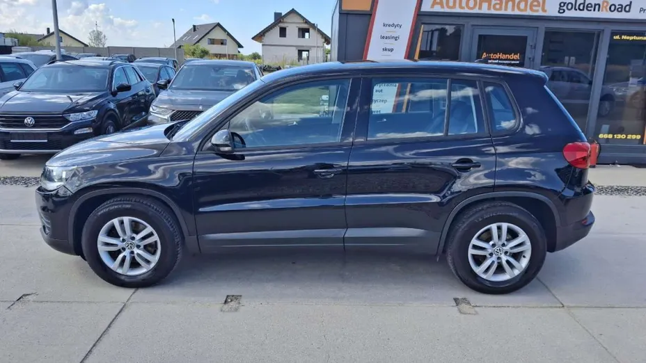 VOLKSWAGEN Tiguan -