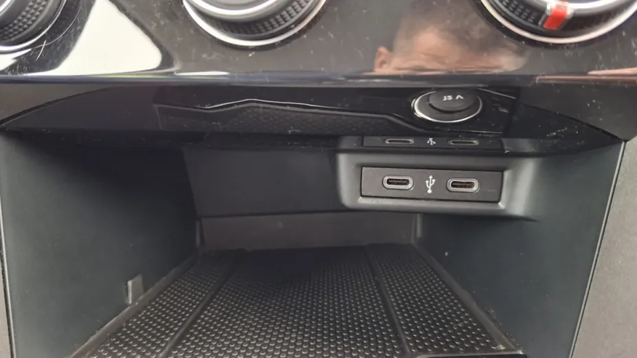VOLKSWAGEN T-ROC -