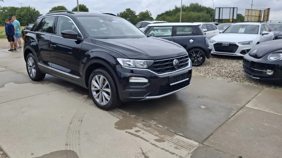 VOLKSWAGEN T-ROC -