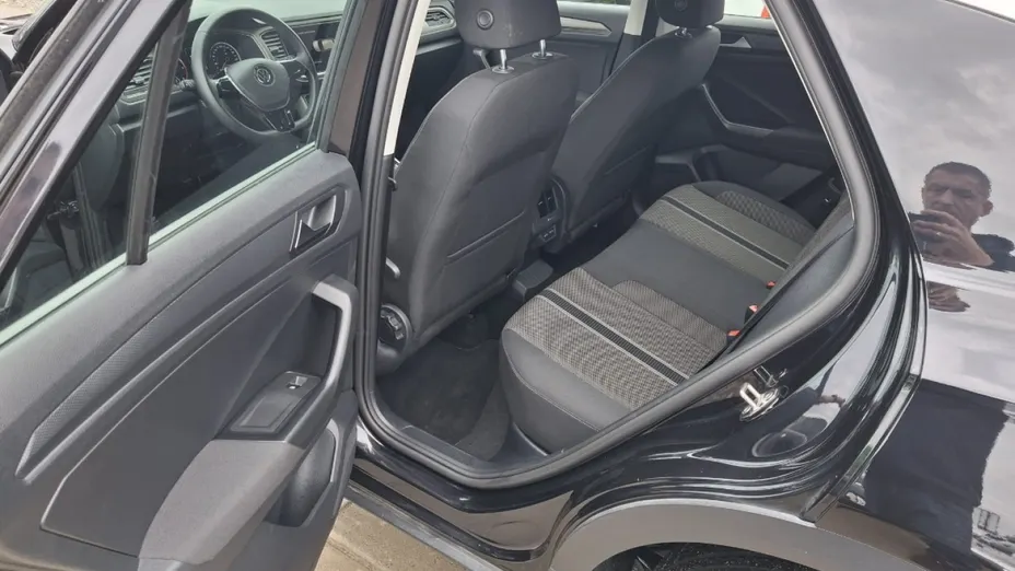 VOLKSWAGEN T-ROC -
