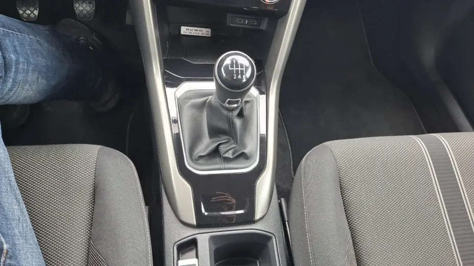 VOLKSWAGEN T-ROC -