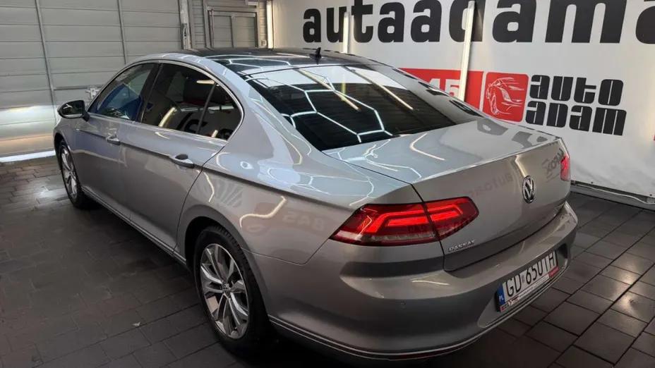 VOLKSWAGEN Passat -