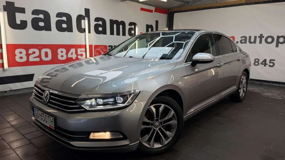 VOLKSWAGEN Passat -