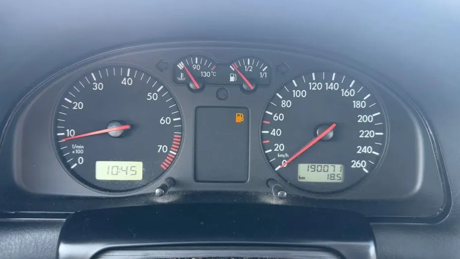 VOLKSWAGEN Passat -