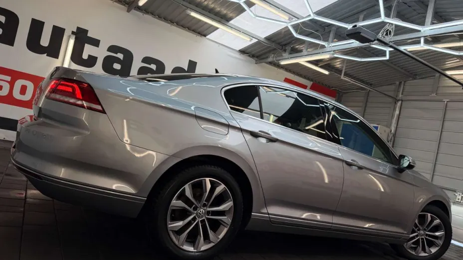 VOLKSWAGEN Passat -