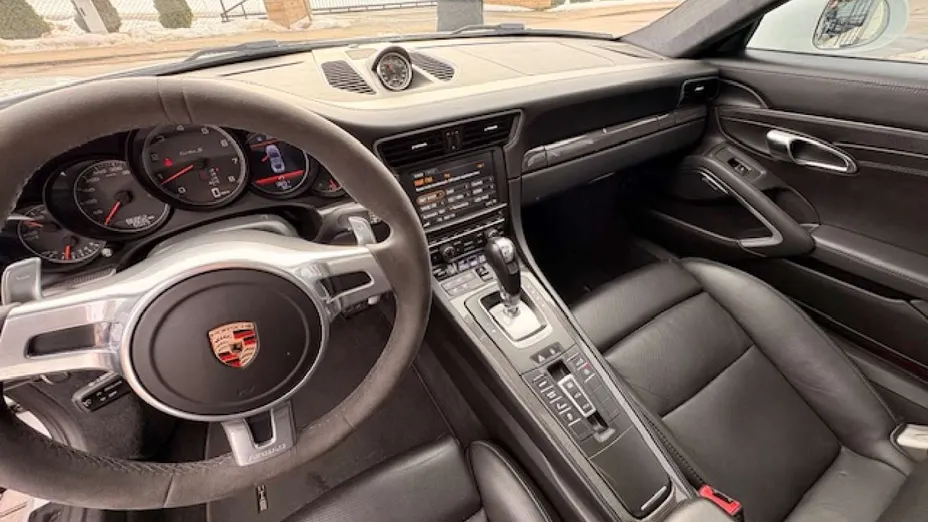 PORSCHE 911 -