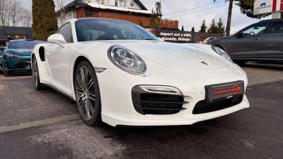 PORSCHE 911 -