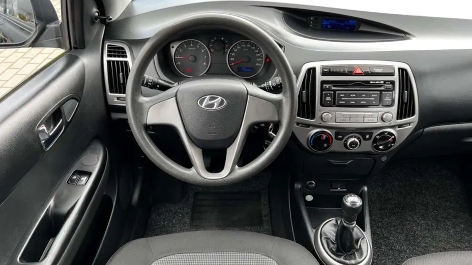 HYUNDAI i20 -