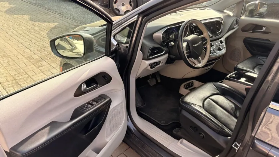 CHRYSLER Pacifica -