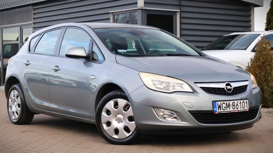 OPEL Astra -