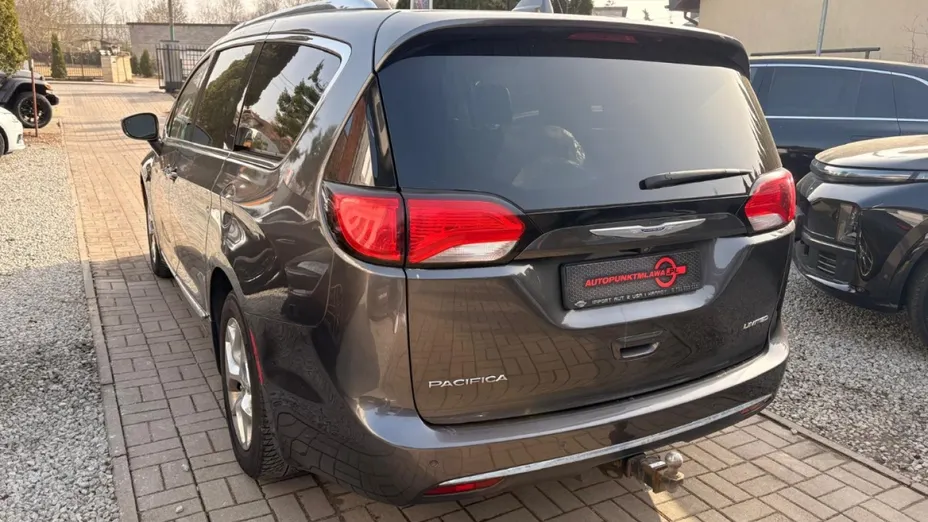 CHRYSLER Pacifica -