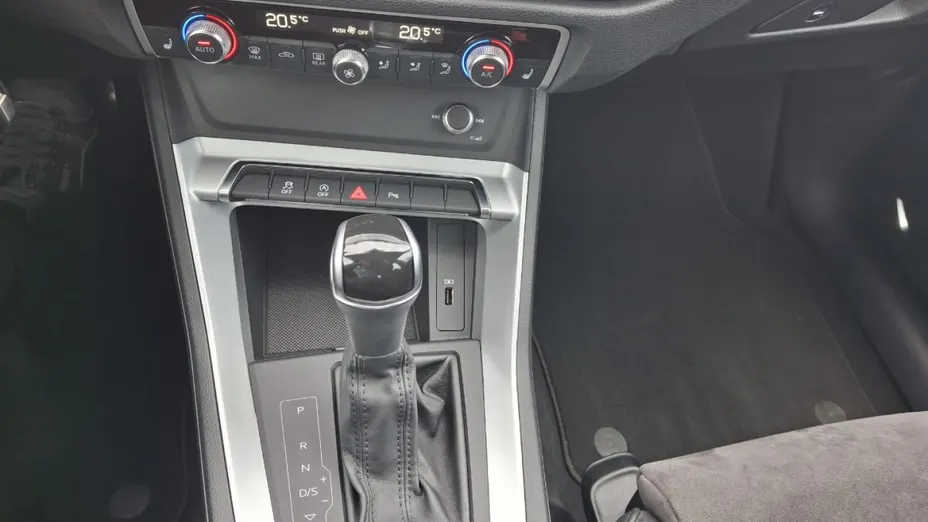 AUDI Q3 -