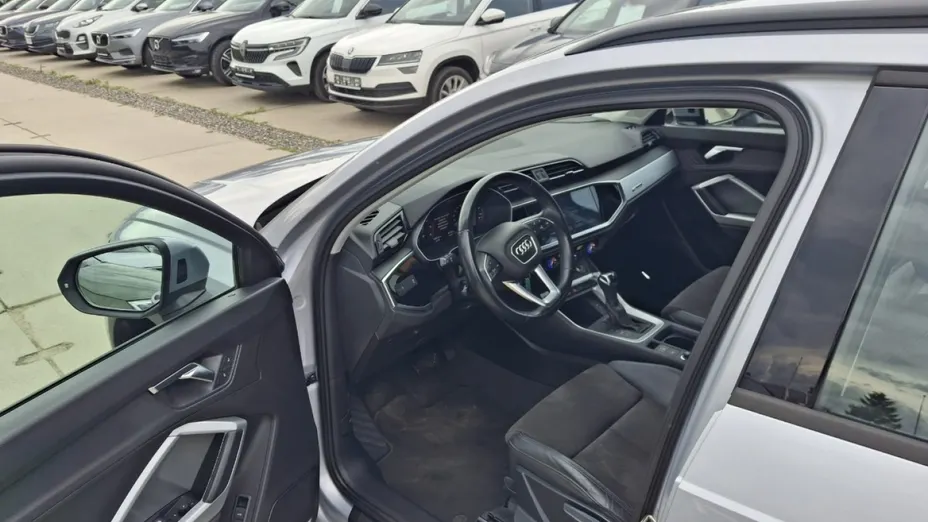 AUDI Q3 -