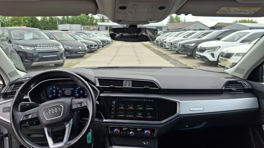AUDI Q3 -