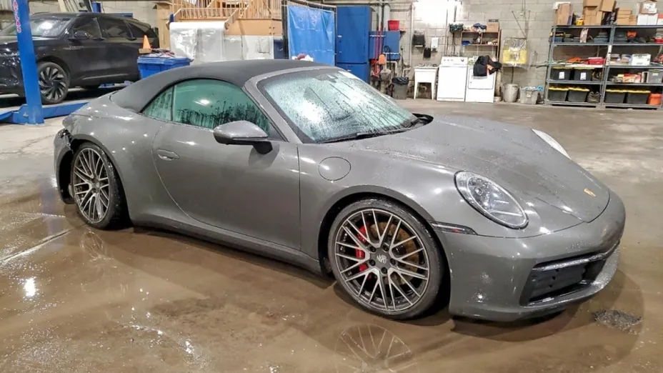 PORSCHE 911 -