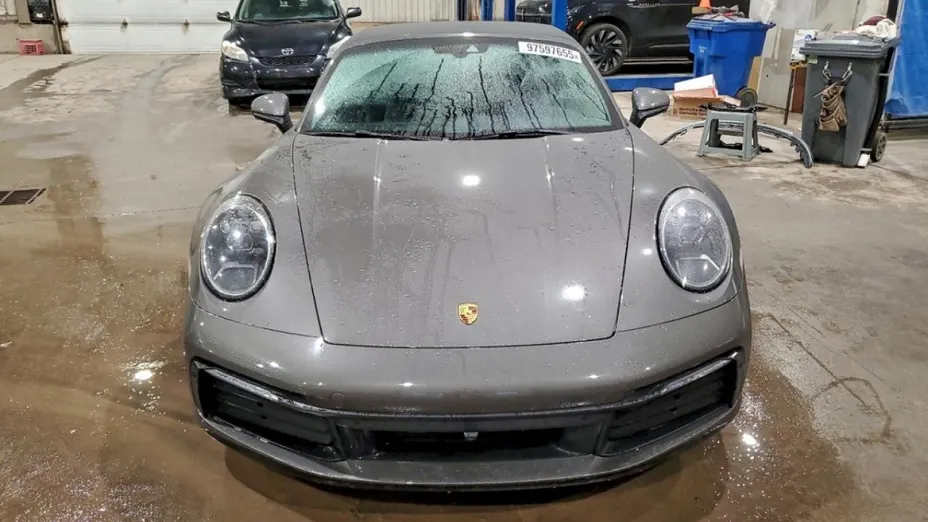 PORSCHE 911 -