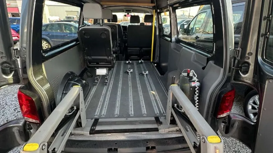 VOLKSWAGEN Transporter -