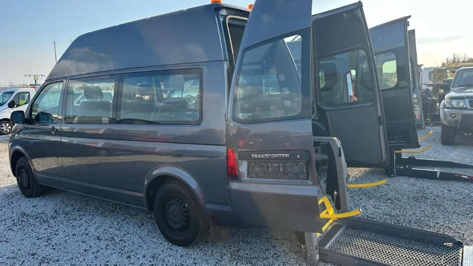VOLKSWAGEN Transporter -