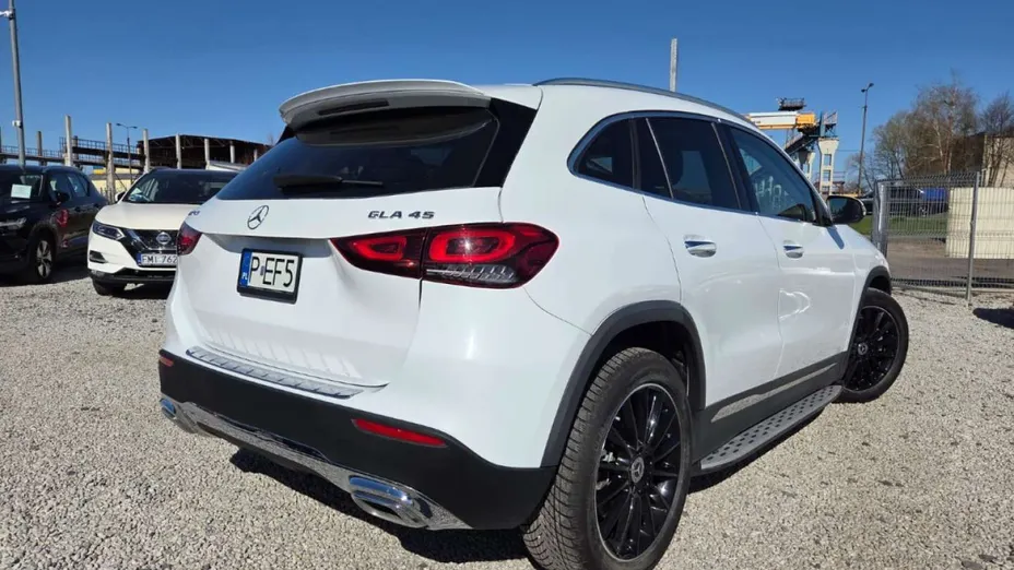 MERCEDES-BENZ GLA -