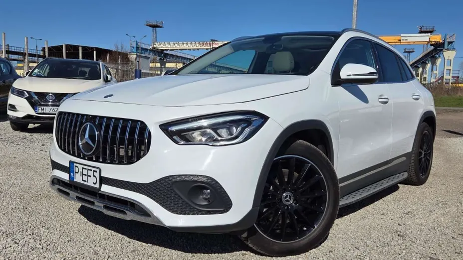 MERCEDES-BENZ GLA -