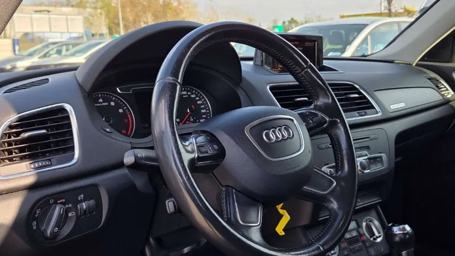 AUDI Q3 -